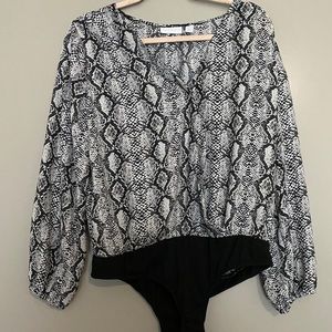 Snake black and white body suit